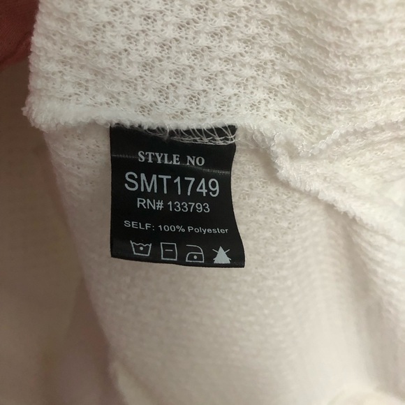 POL Womens White V-Neck Oversized Short Sleeve Raw Hem Top Medium - Picture 3 of 15